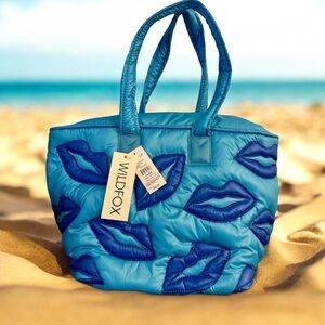 Wildfox Quilted Puffy Blue Lip-Patterned MAXI Tote‎ Bag NWT $98 MSRP